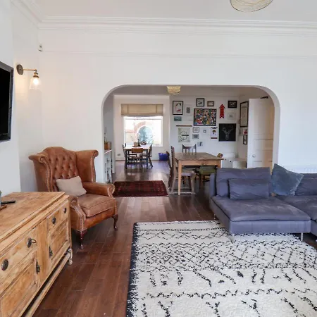 12 Westfield Terrace *