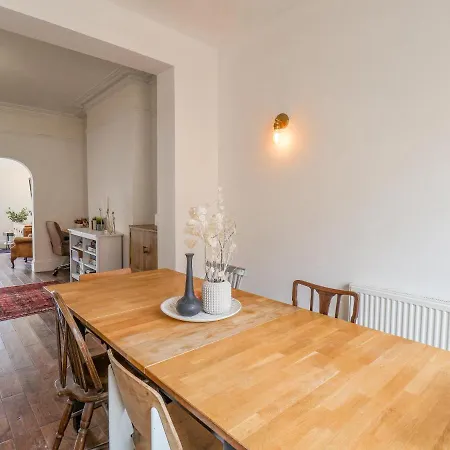 12 Westfield Terrace