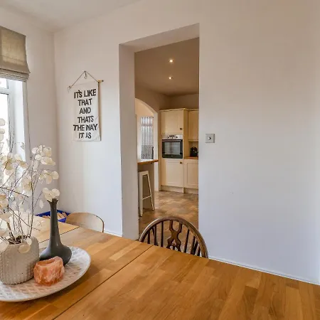 12 Westfield Terrace *