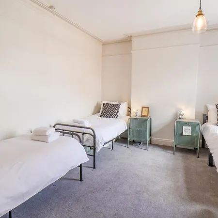 12 Westfield Terrace * Saltburn-by-the-Sea